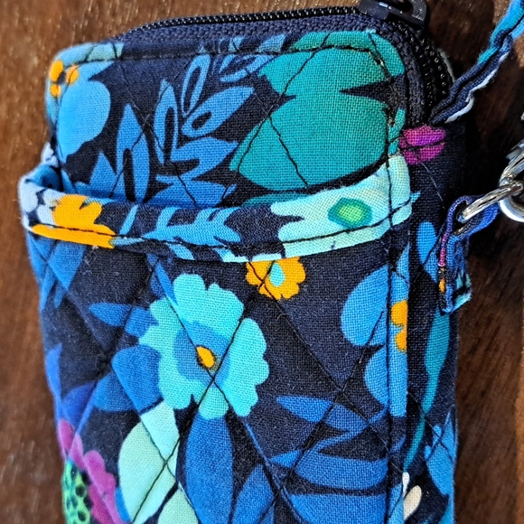 Vera Bradley Quilted Wrestlet Wallet with ID, in blue floral 5x3" - Picture 4 of 11